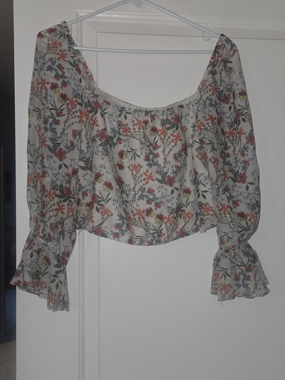 Alice + Olivia White Floral Off-Shoulder Crop Top with Coral & Green Print